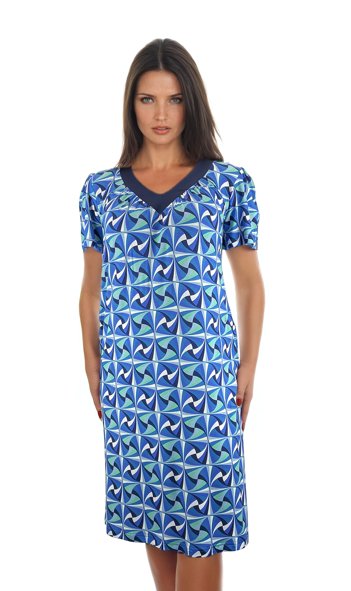 Vestido de mujer con mangas cortas y escote pronunciado.